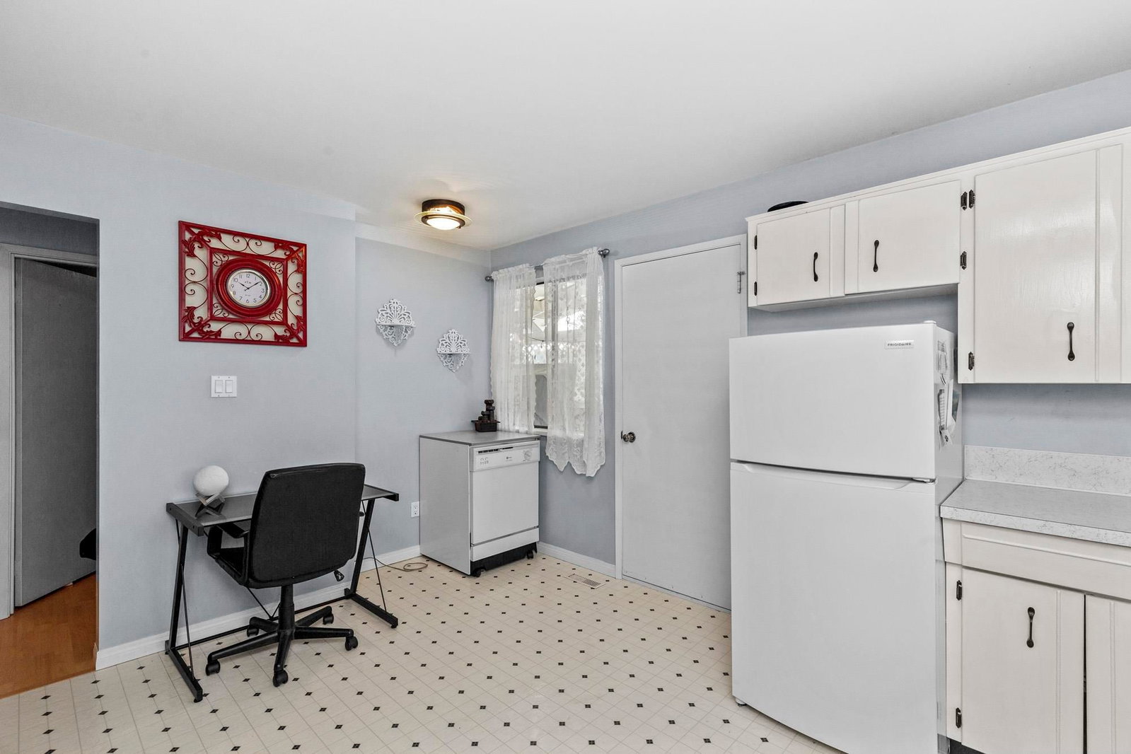 Listing Image 17