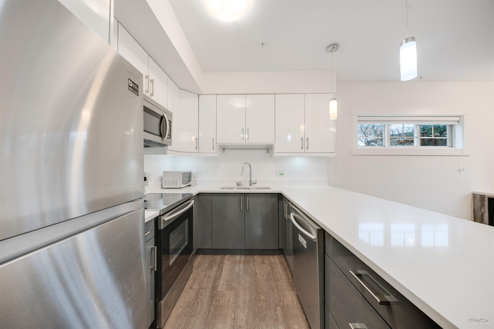 Listing Image 9