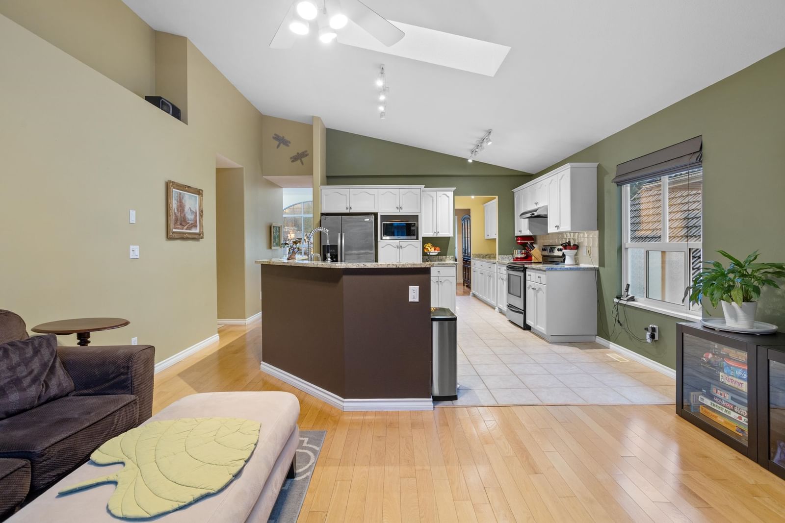Listing Image 13