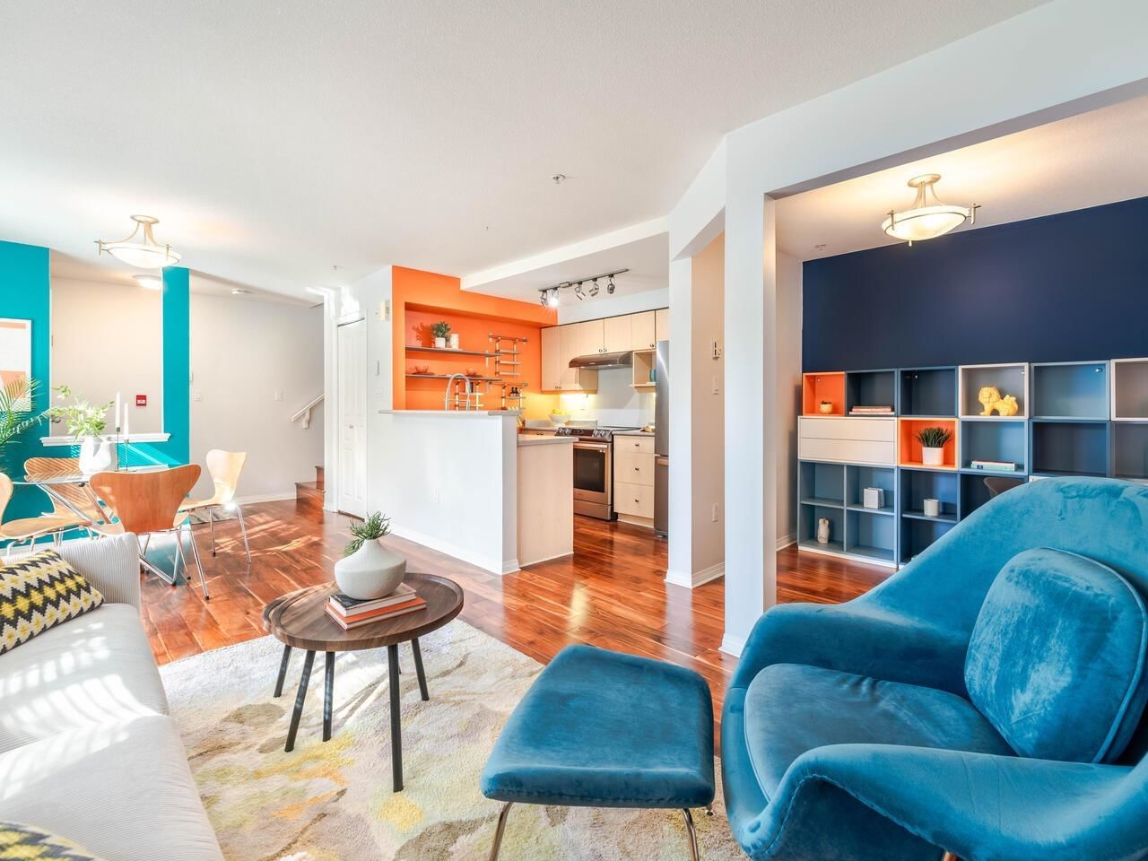 Listing Image 10