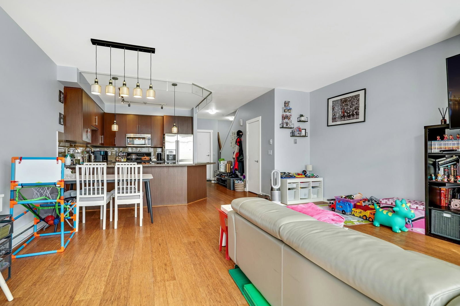 Listing Image 15