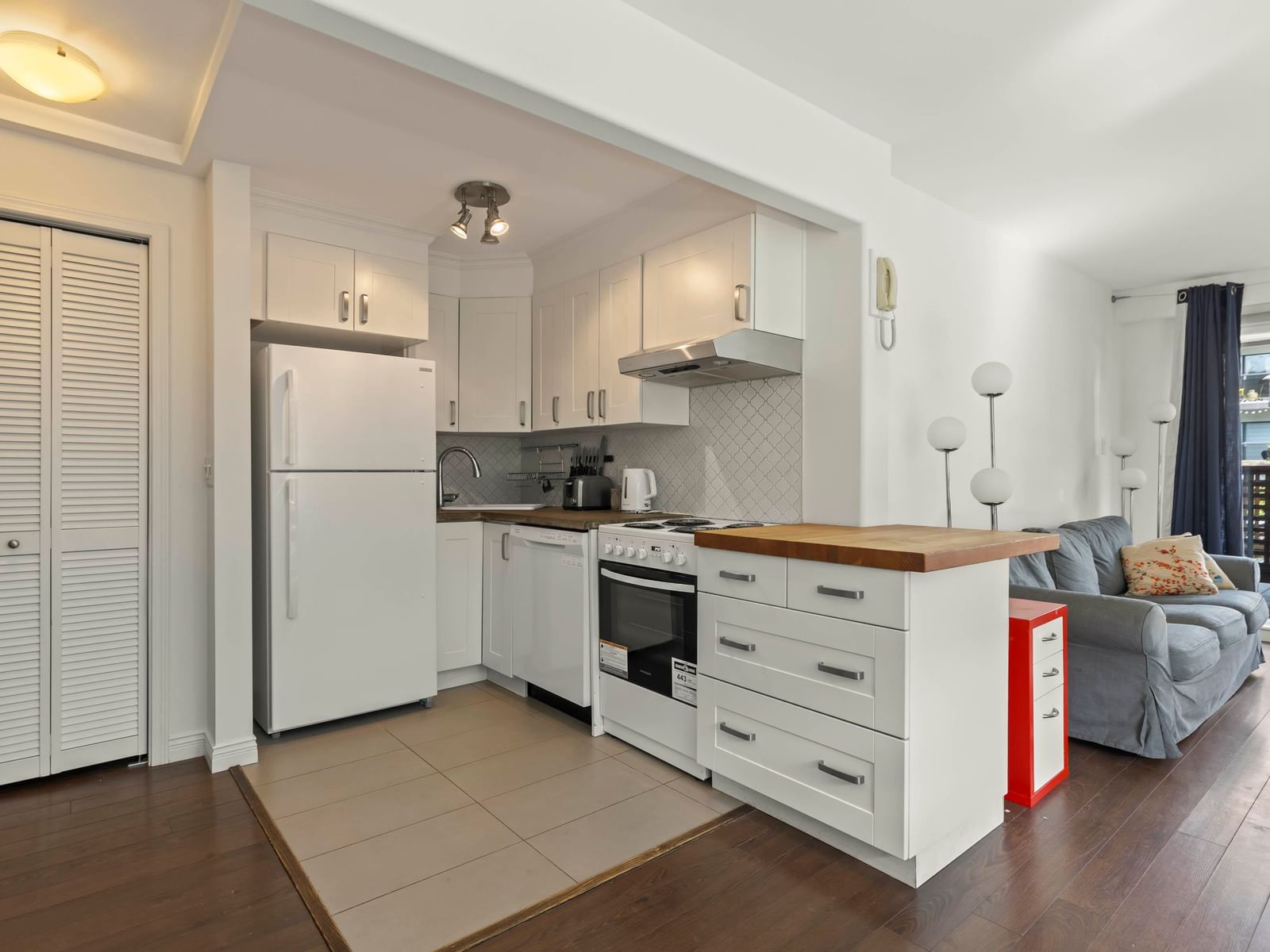 Listing Image 10