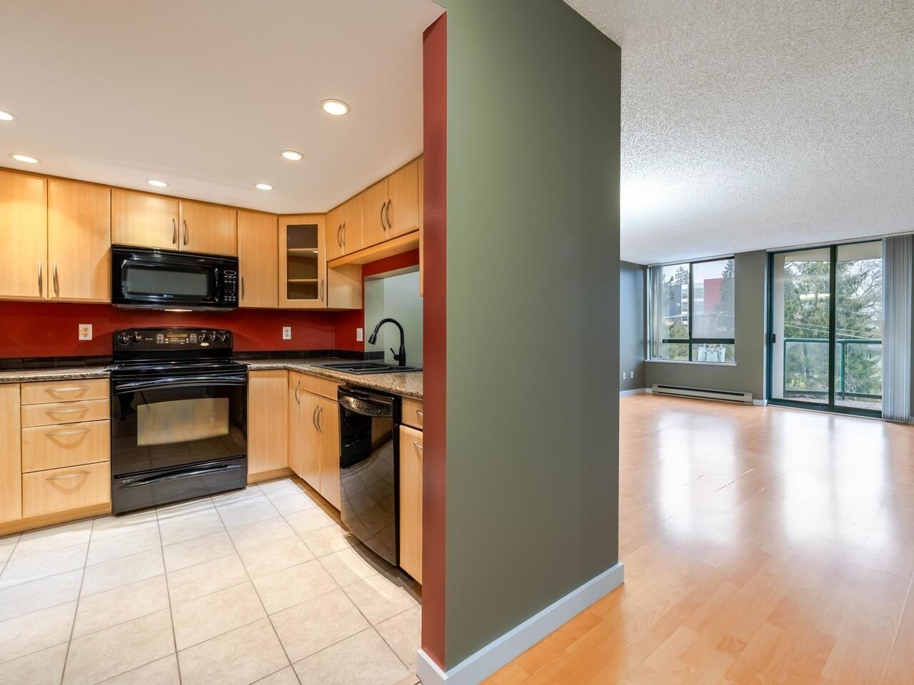 Listing Image 5