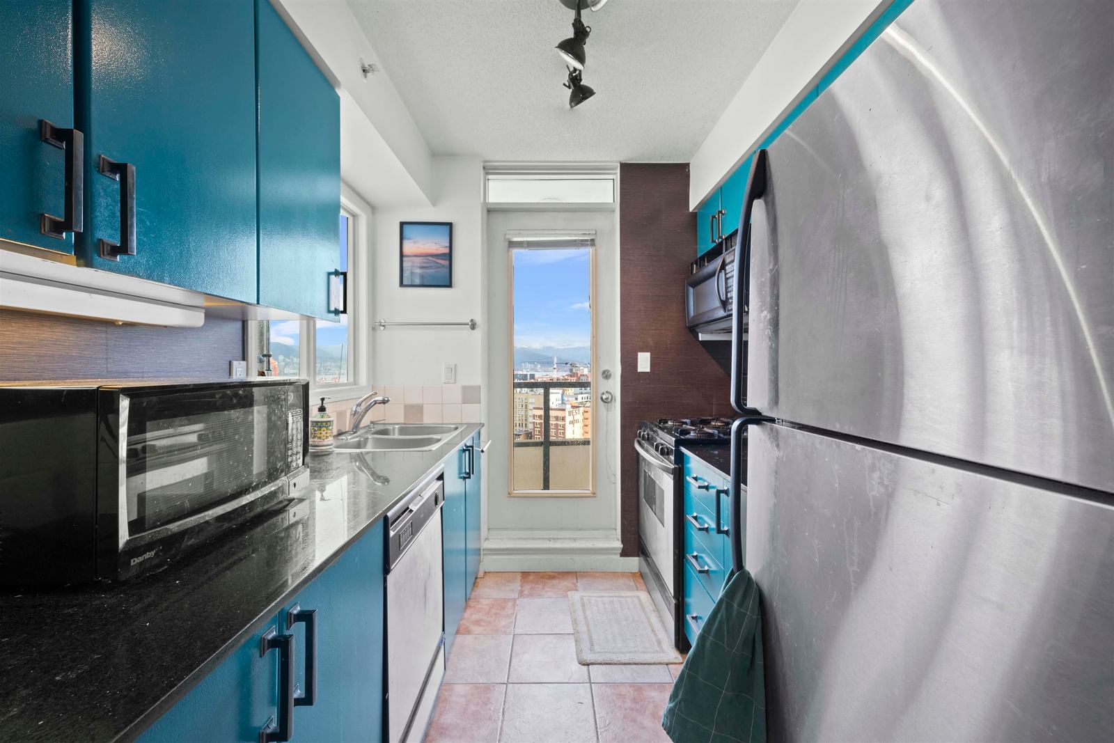 Listing Image 19