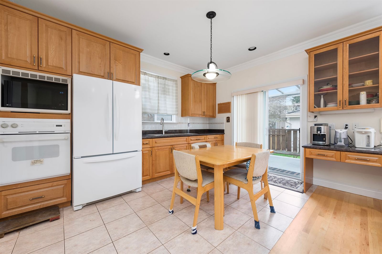 Listing Image 9
