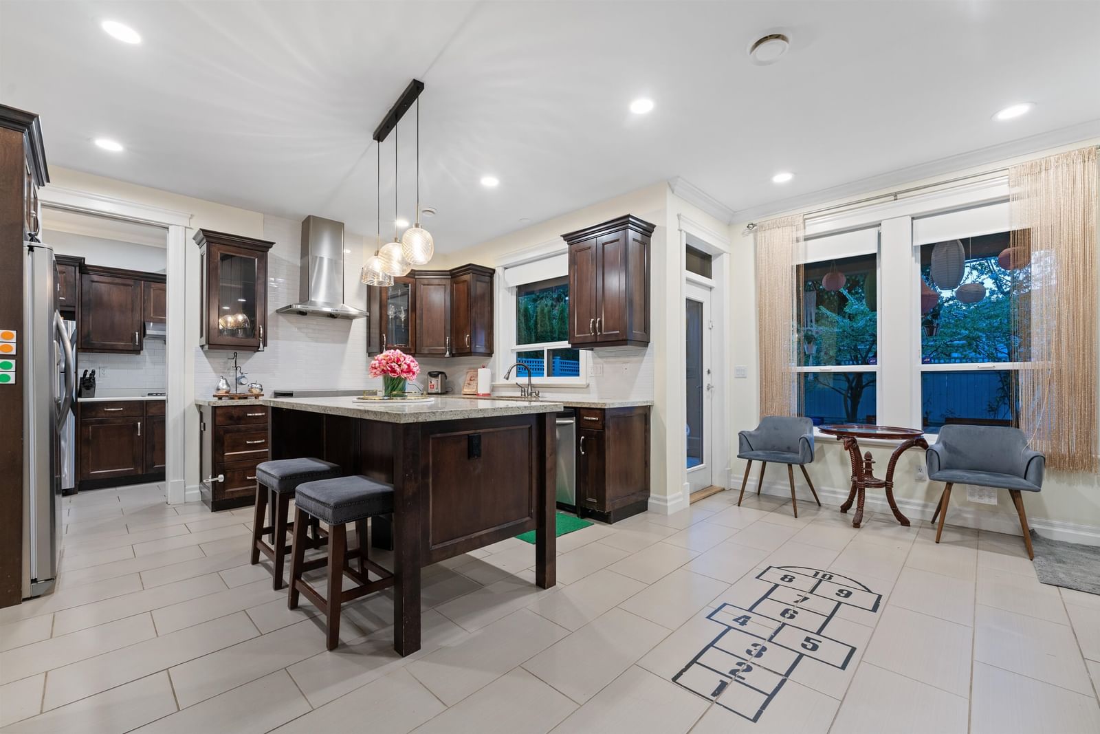 Listing Image 8
