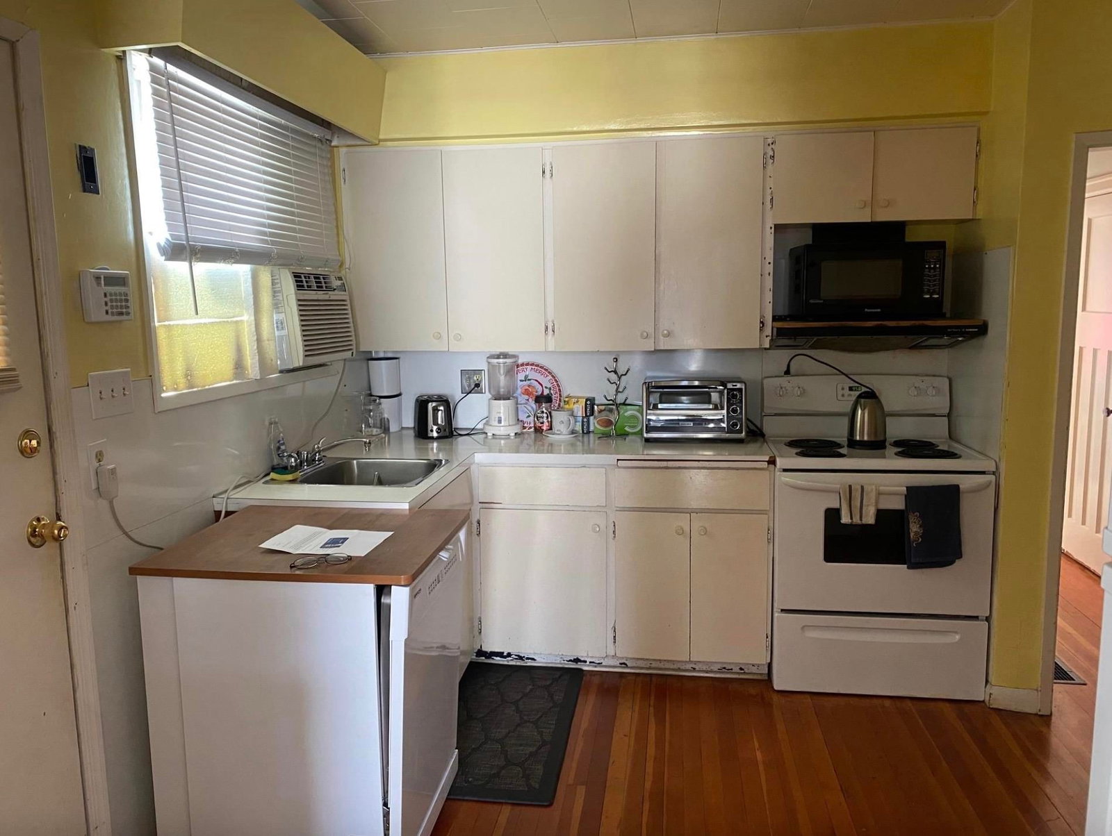 Listing Image 10