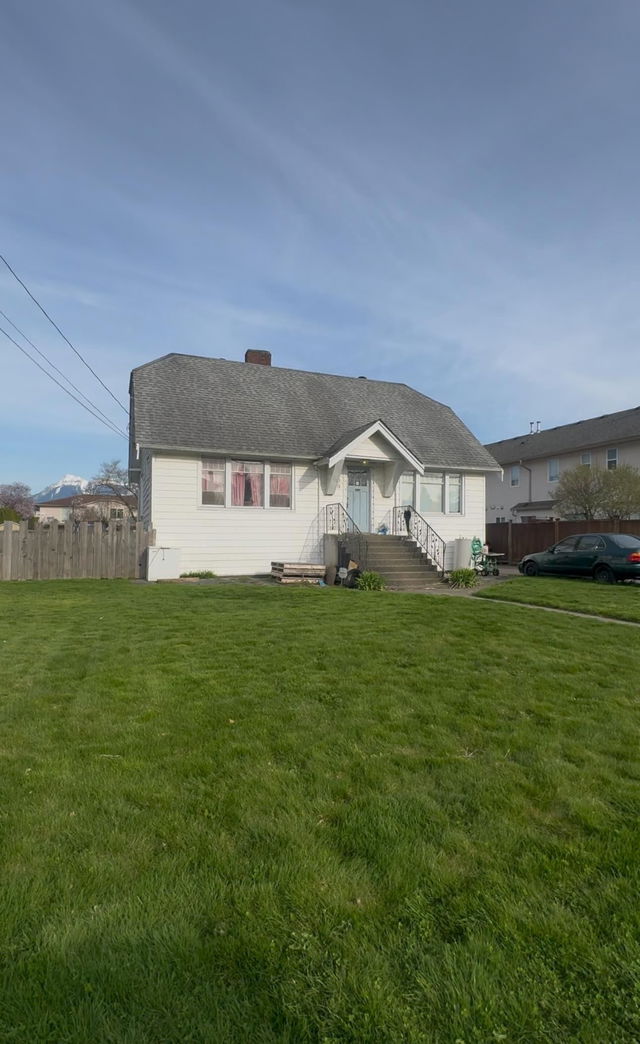 9500 Woodbine Street