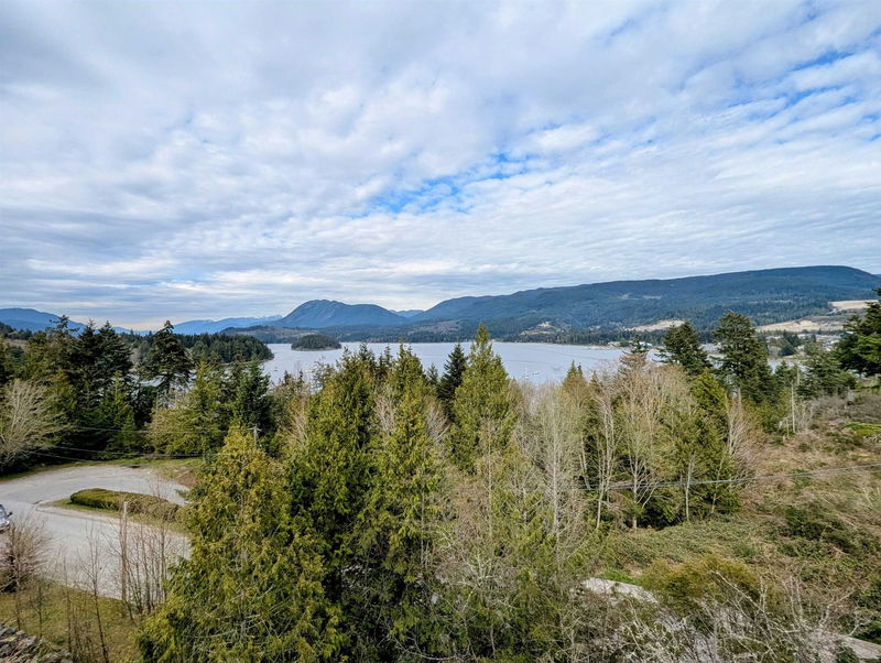 5780 Trail Avenue #322, Sechelt, British Columbia