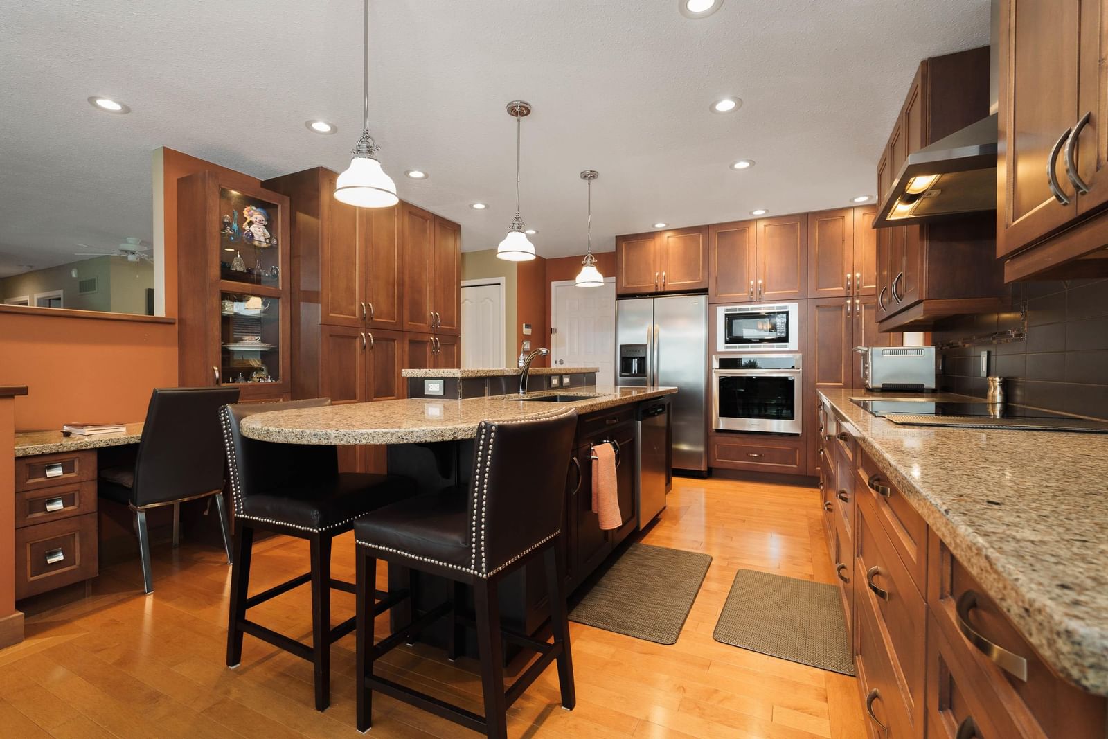 Listing Image 10