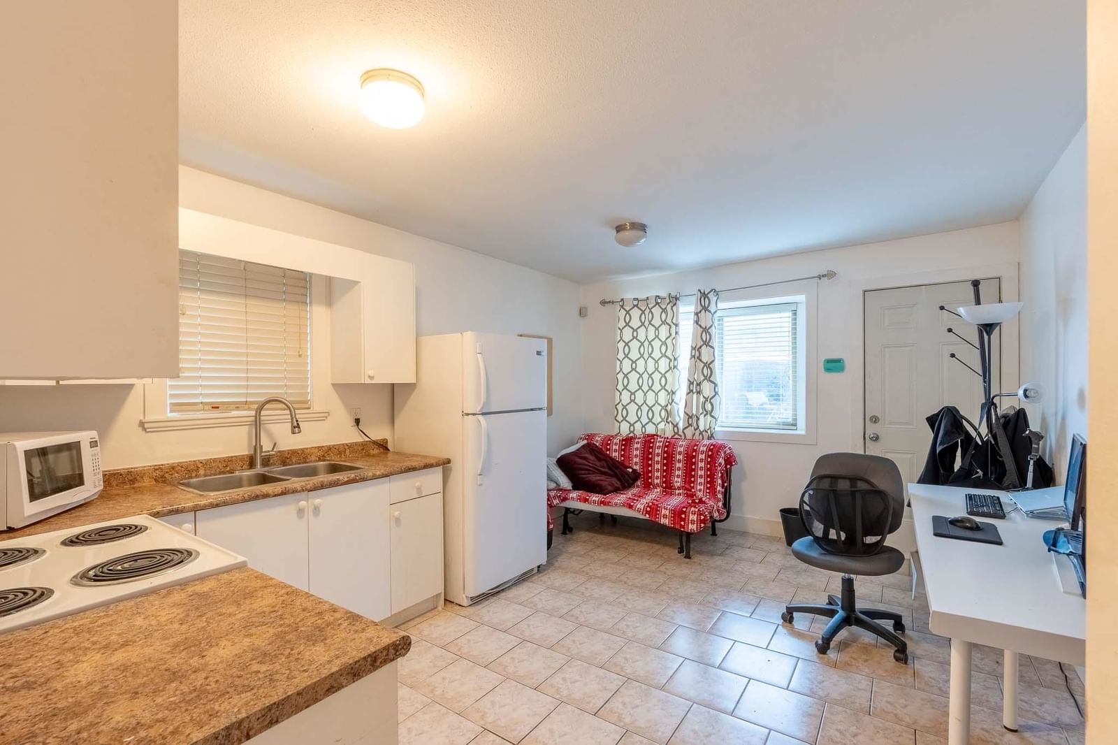 Listing Image 14