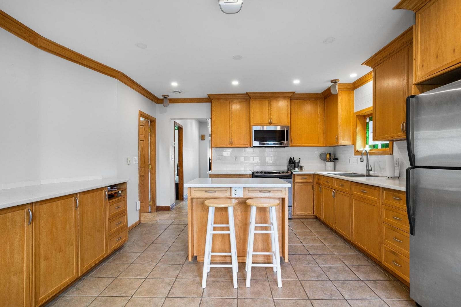 Listing Image 12
