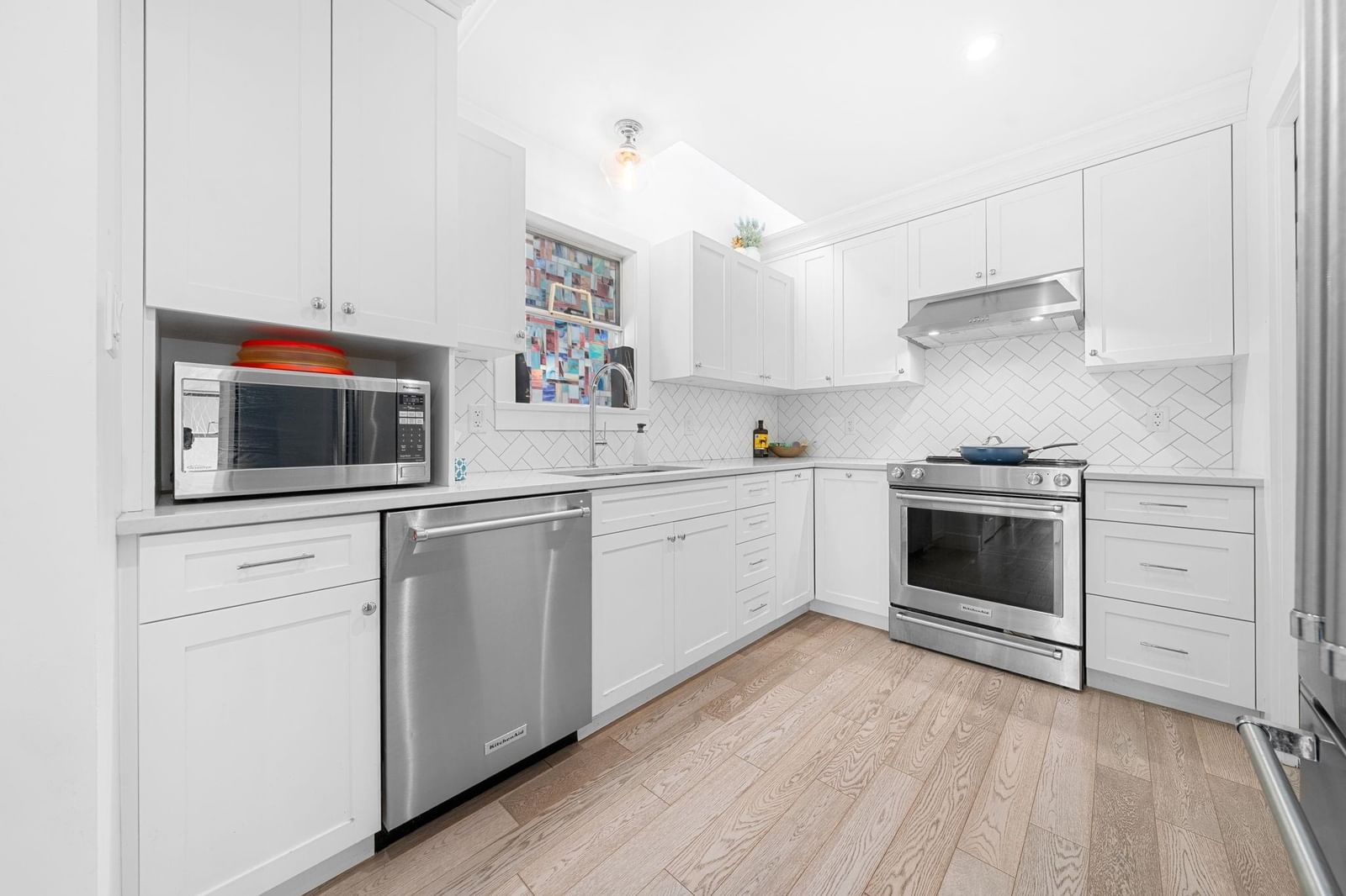 Listing Image 11