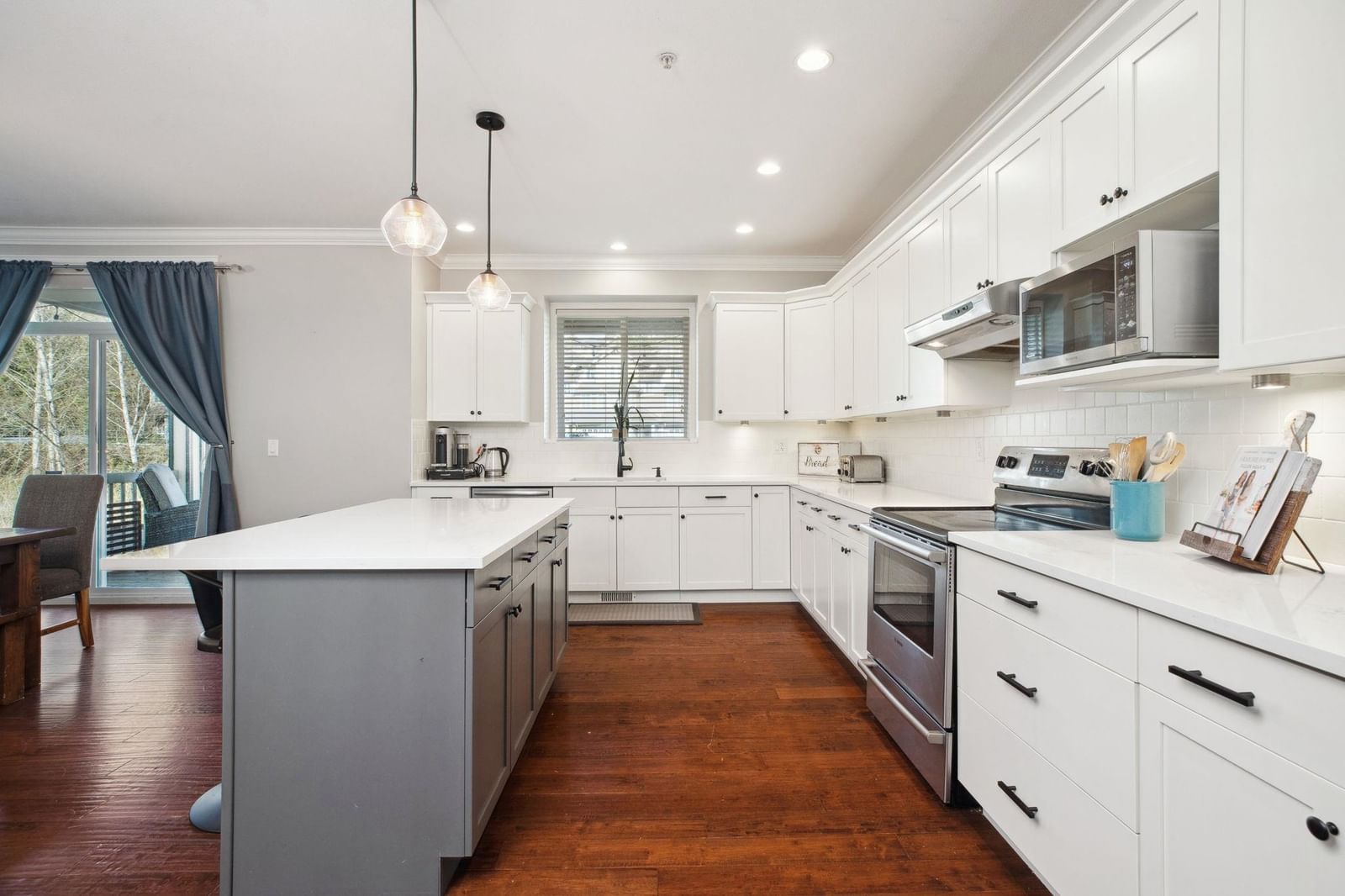 Listing Image 12