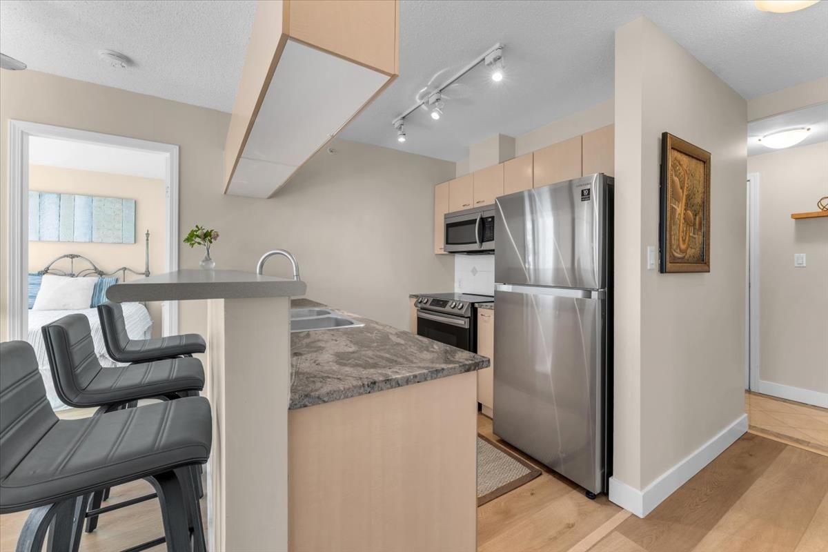 Listing Image 14