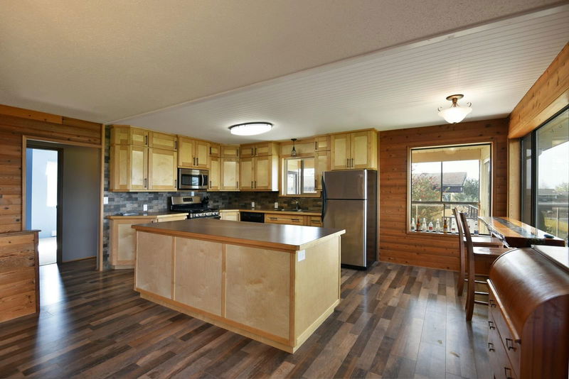 4926 Arbutus Road, Sechelt, British Columbia