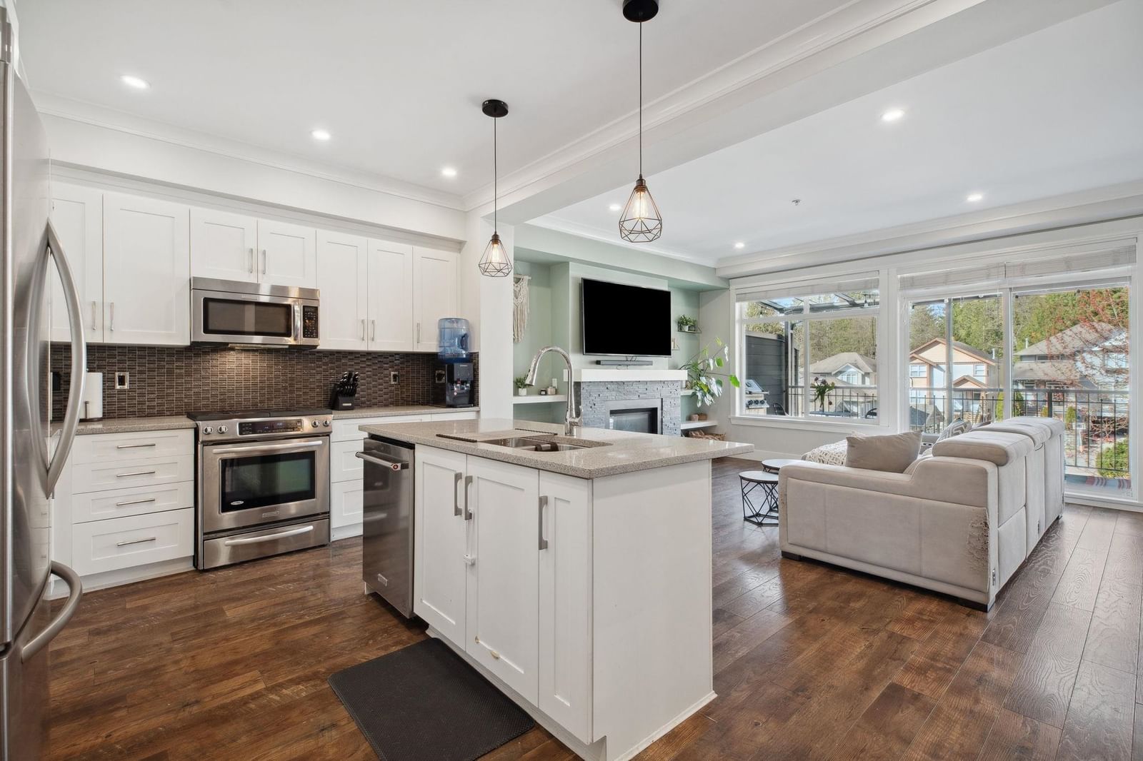 Listing Image 10