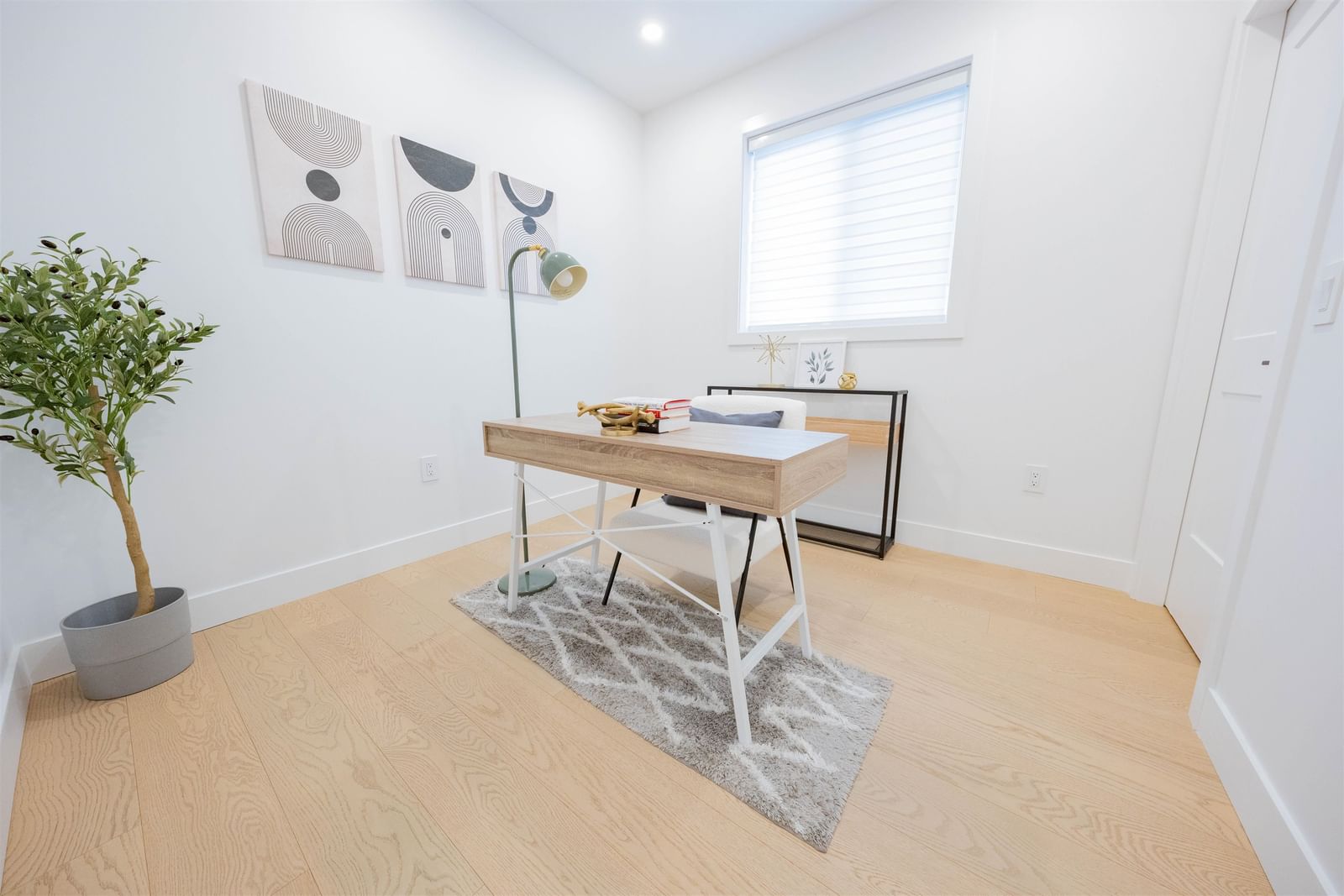 Listing Image 9