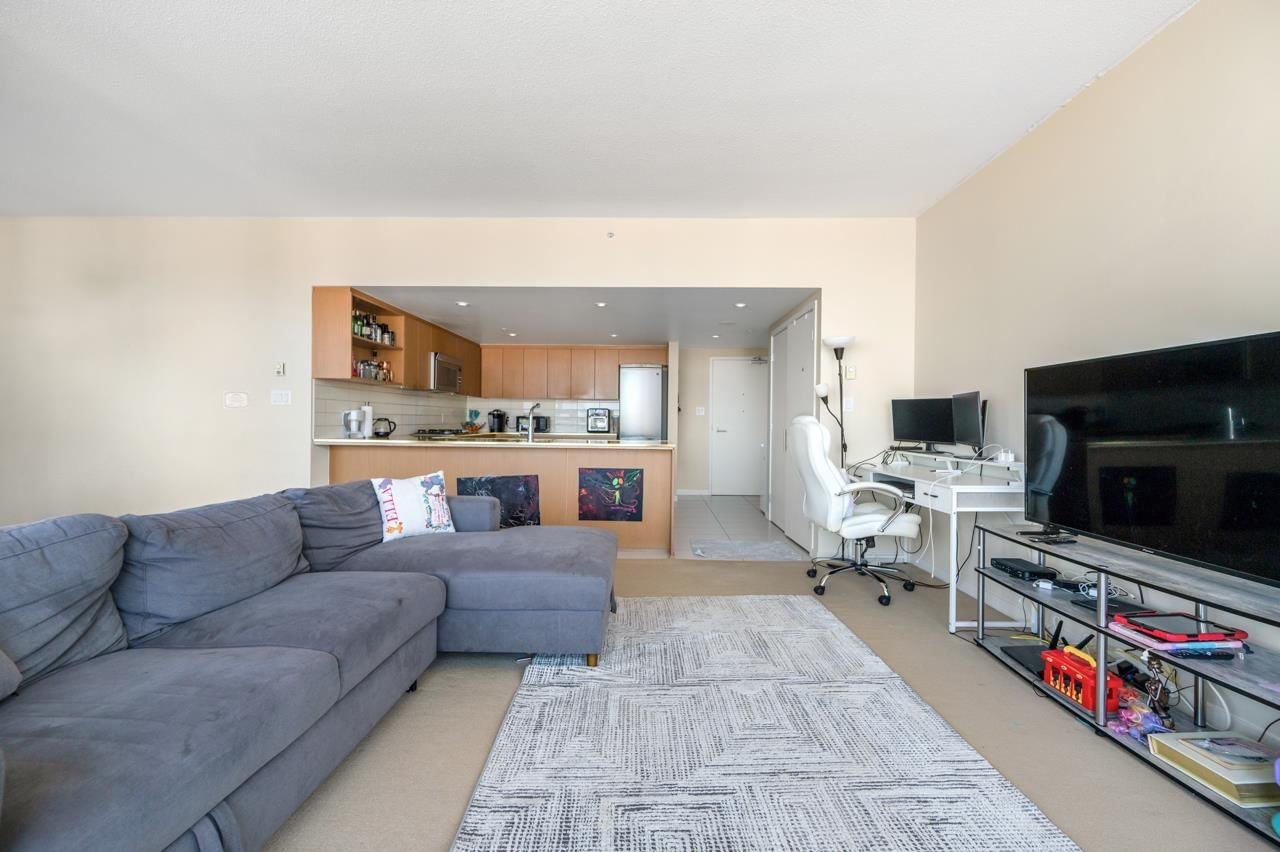 Listing Image 4