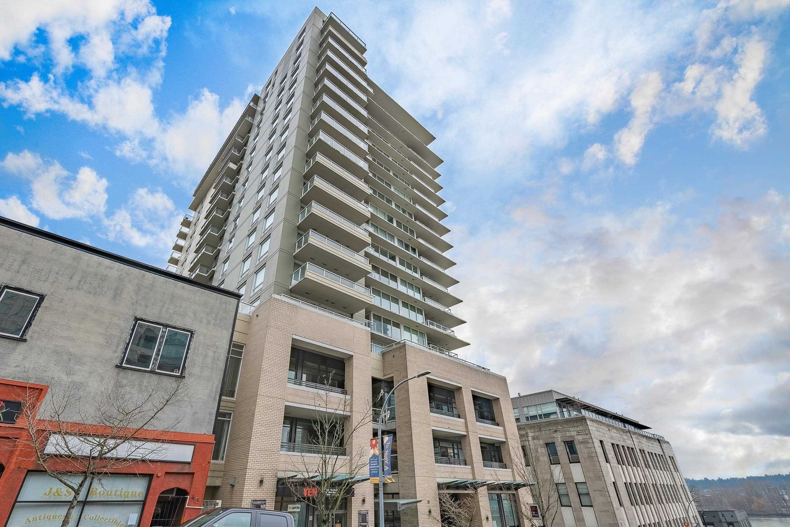 Listing Image 6