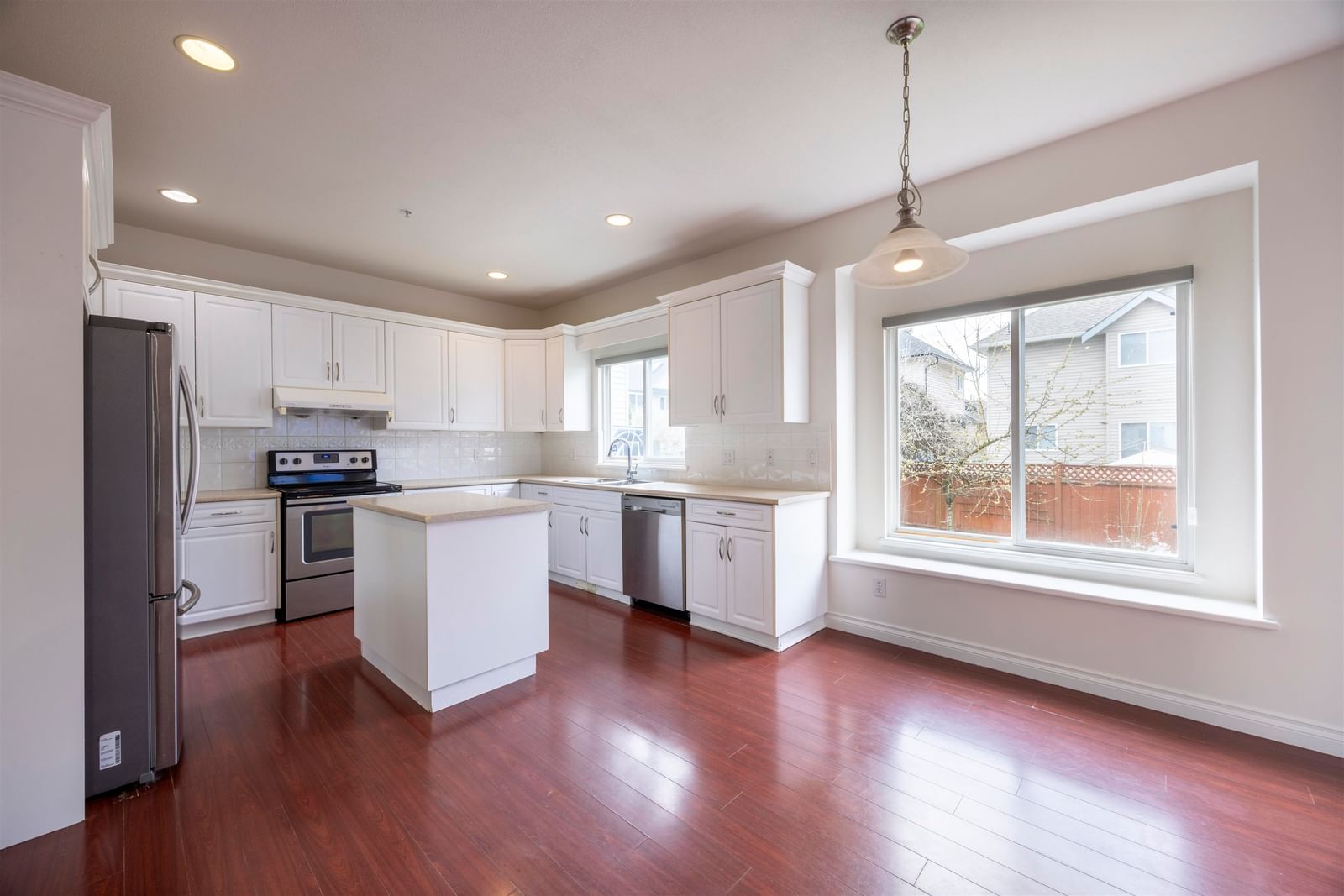 Listing Image 15