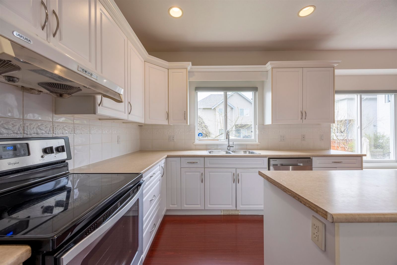 Listing Image 18