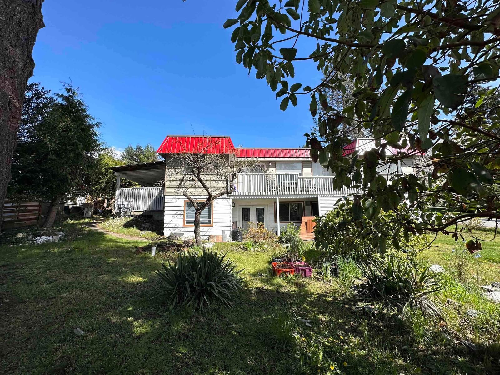 Listing photo 2