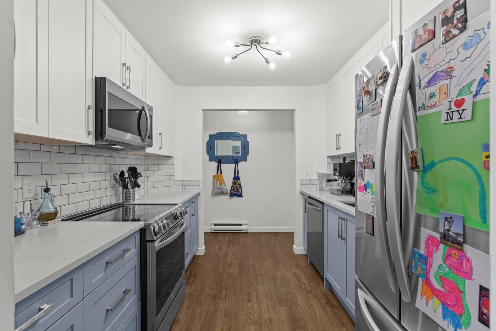 Listing Image 4