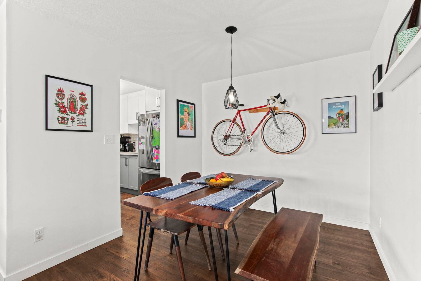 Listing Image 5