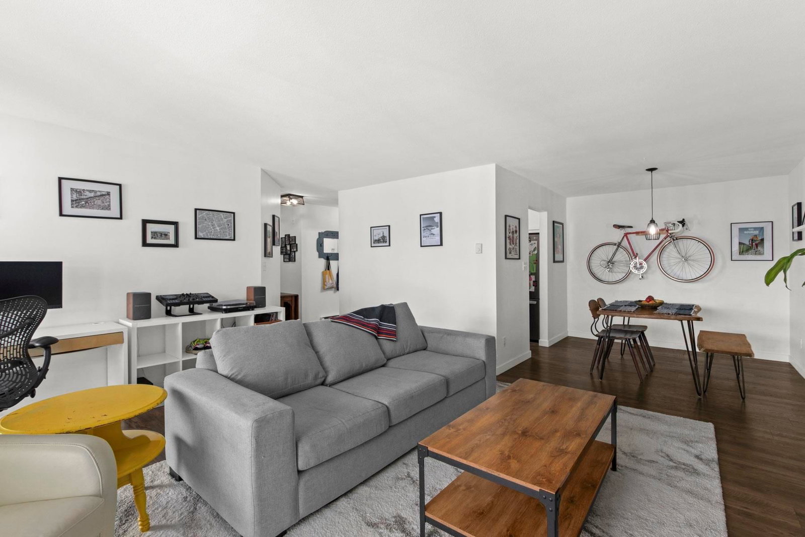 Listing Image 9