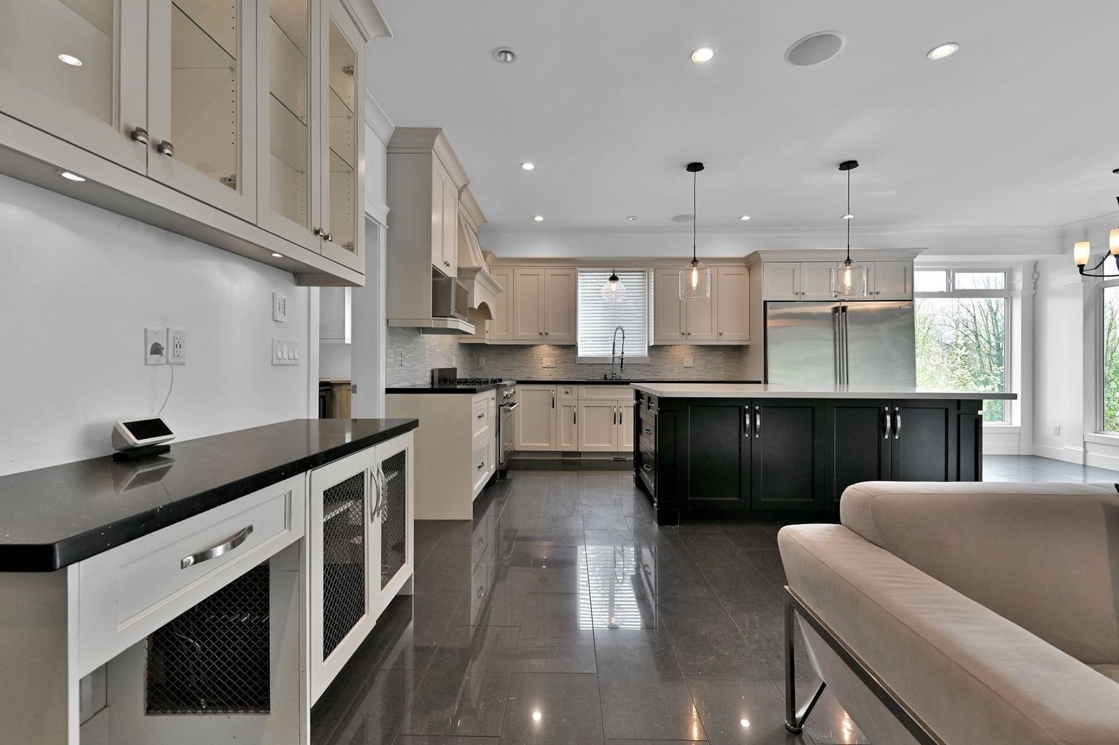 Listing Image 9