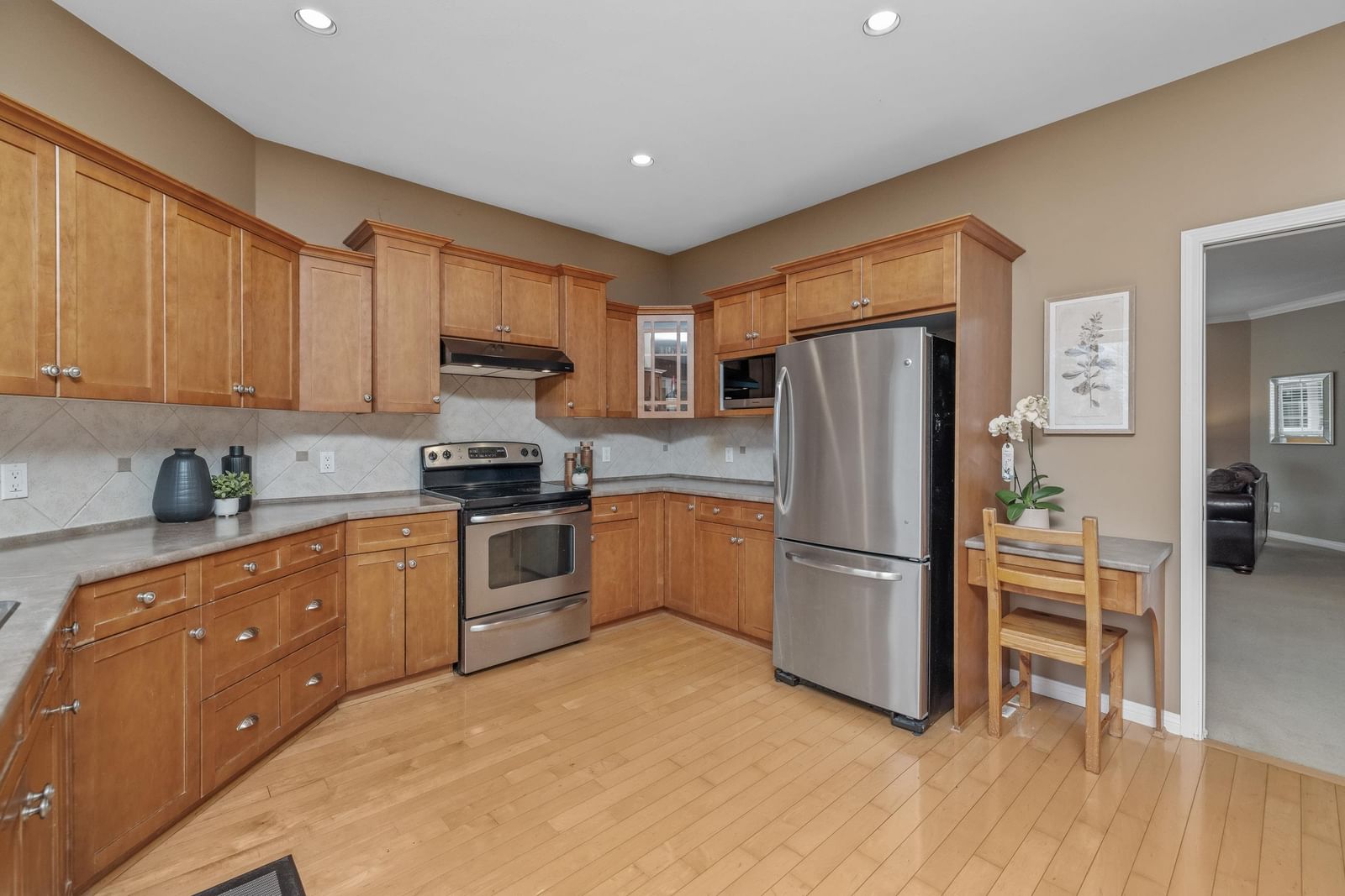 Listing Image 9