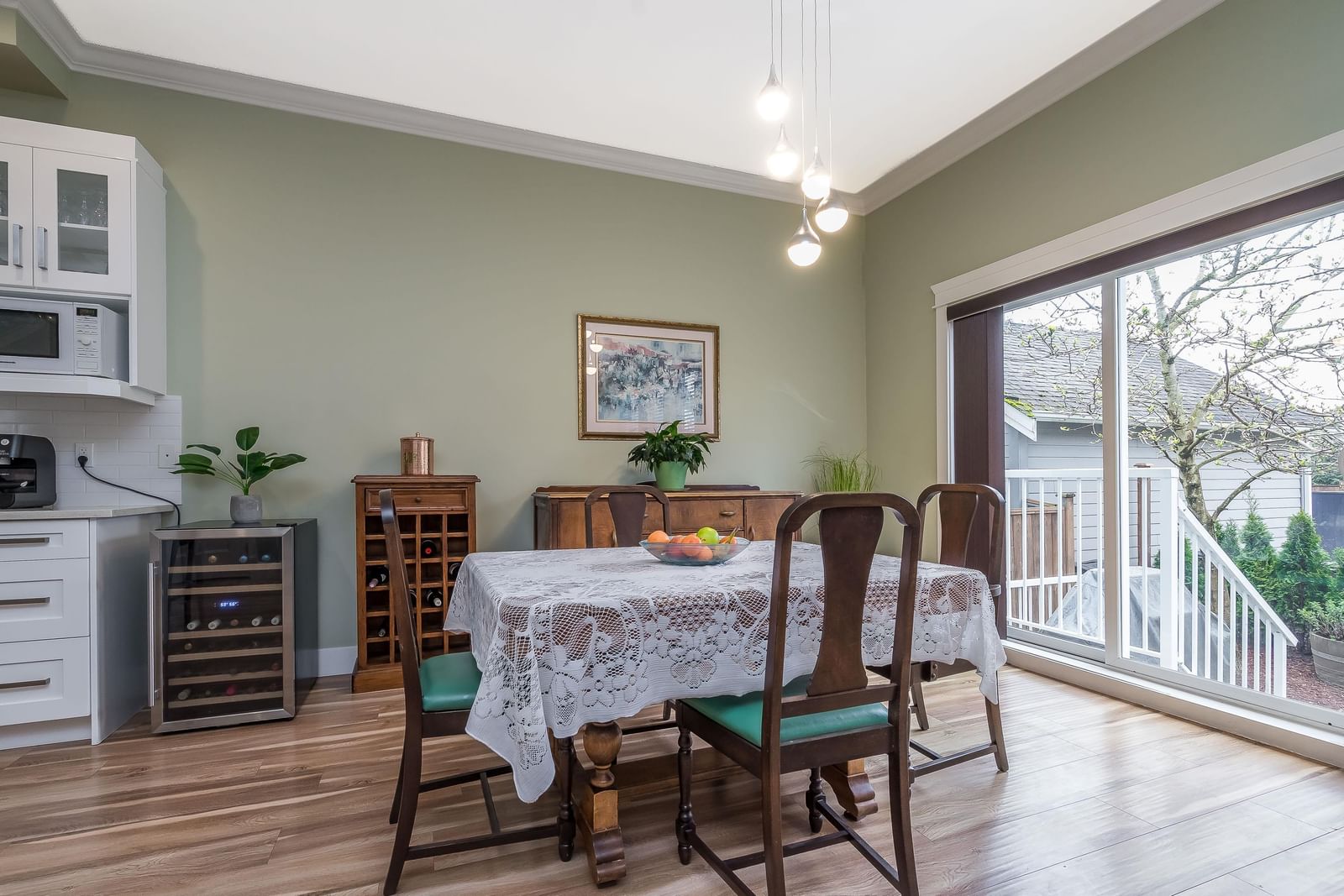 Listing Image 10