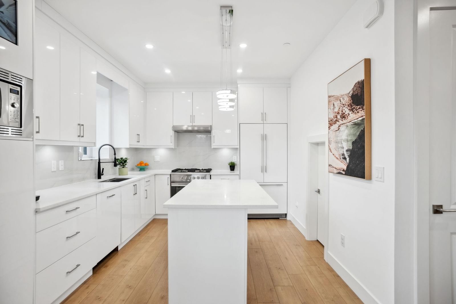 Listing Image 9