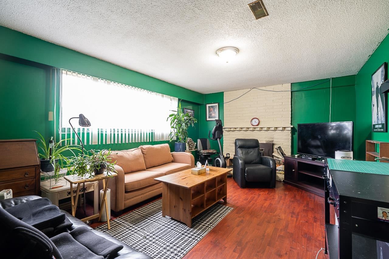 Listing Image 17