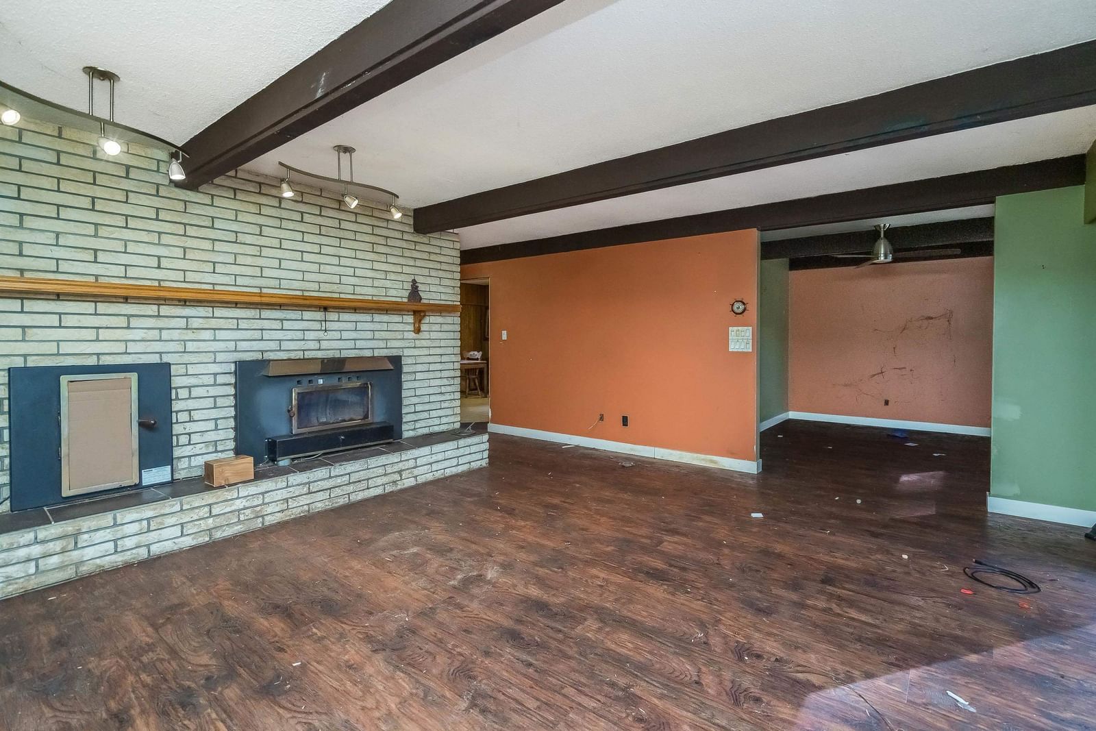 Listing Image 5