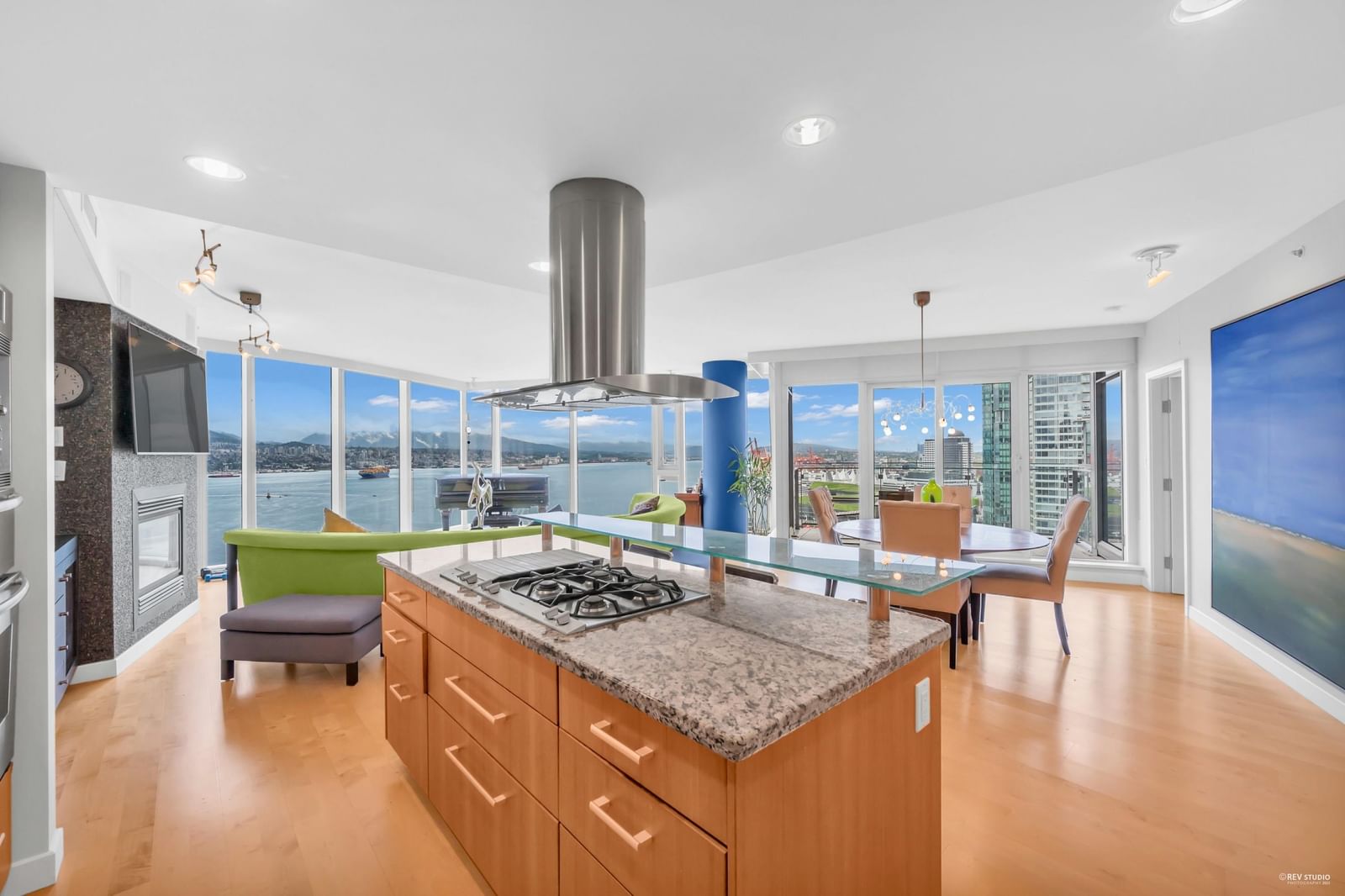 Listing Image 5