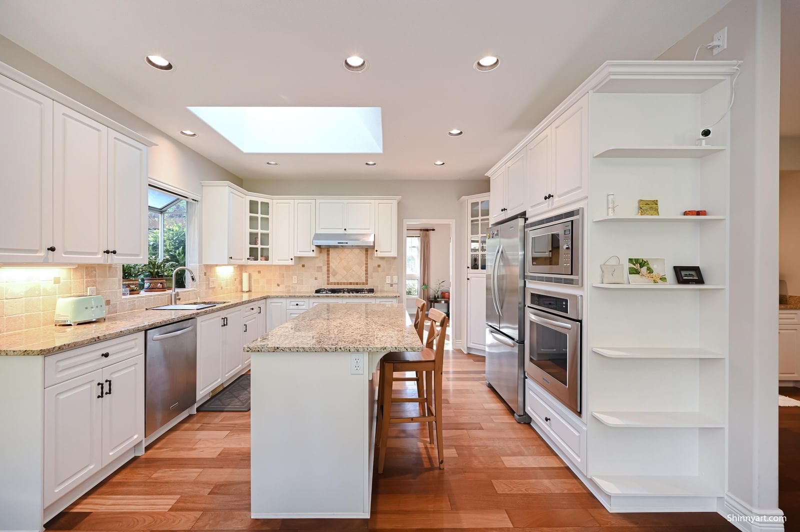 Listing Image 10
