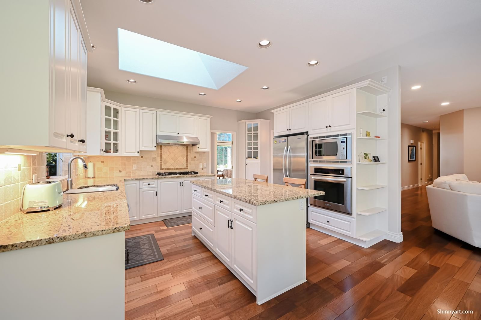 Listing Image 11