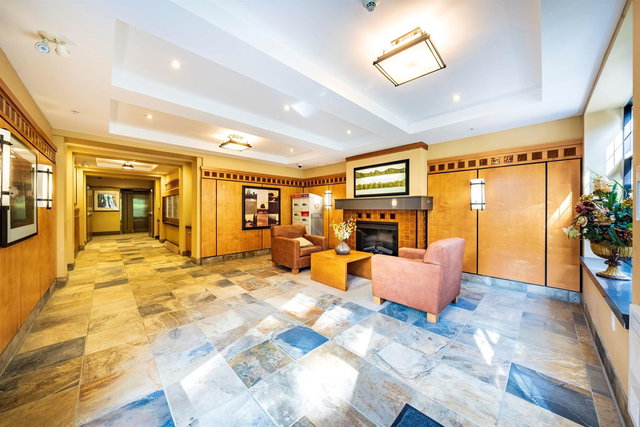 215 - 4885 Valley Drive