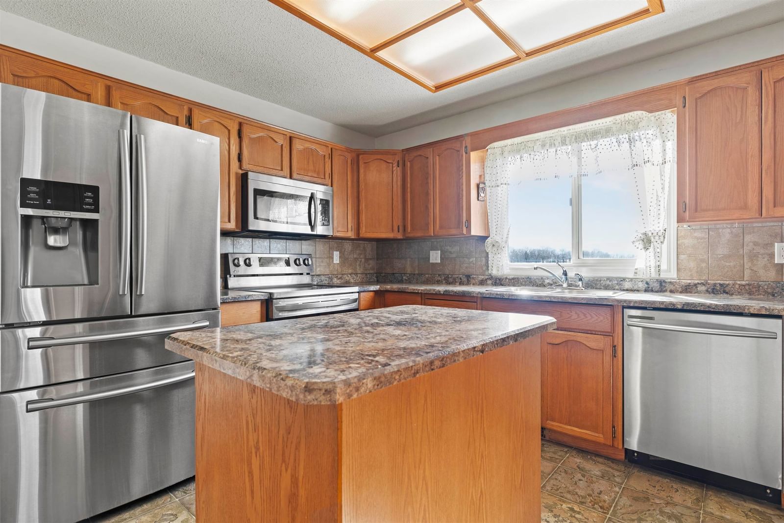 Listing Image 9