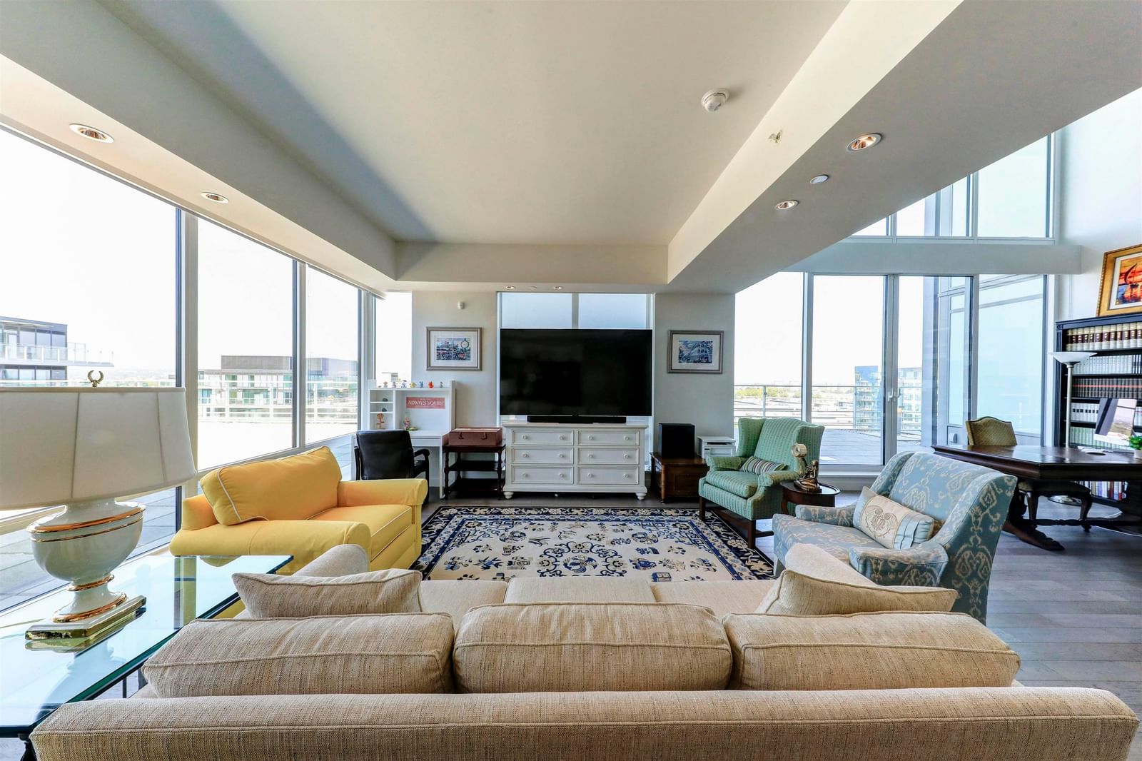 Listing Image 9