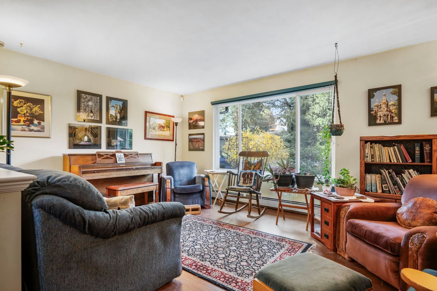 Listing Image 12