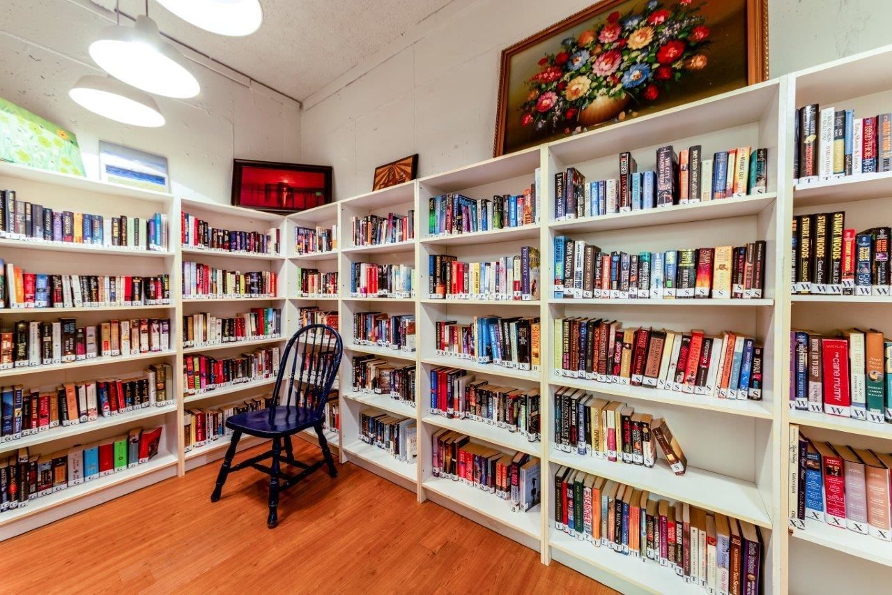 Listing Image 10