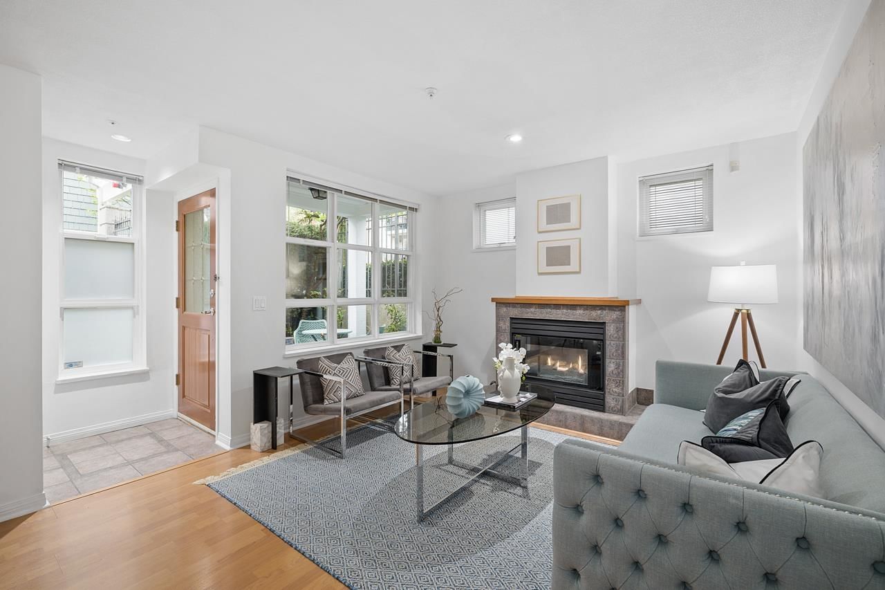 Listing Image 4