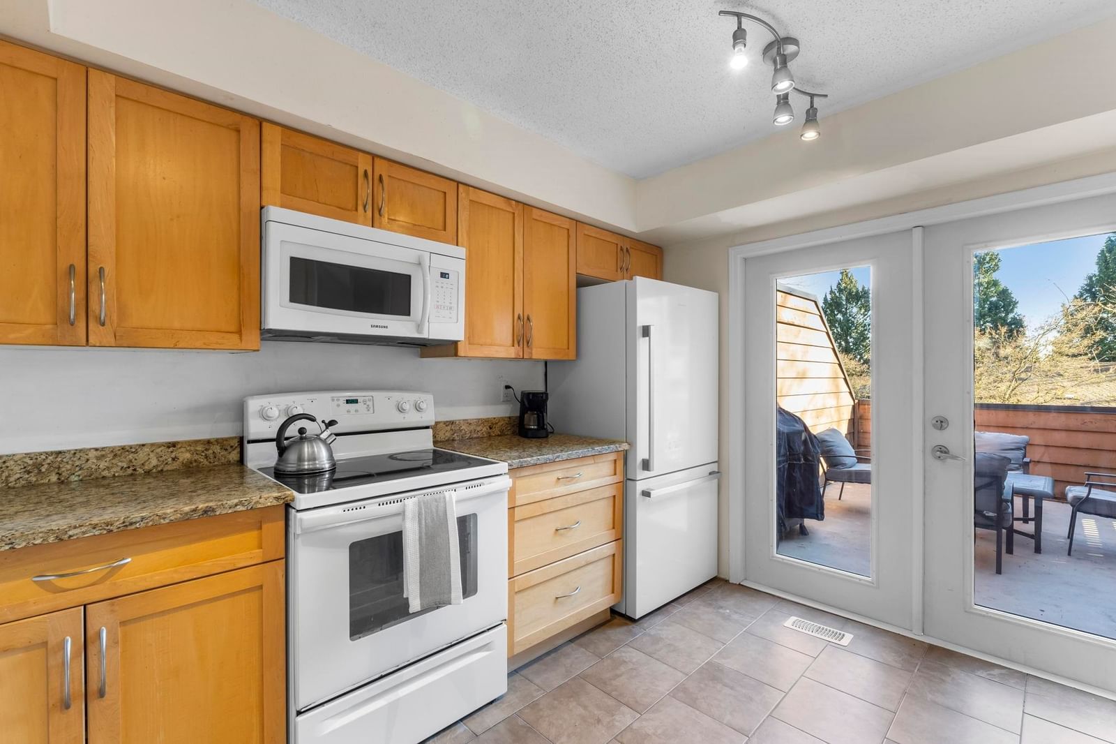 Listing Image 14