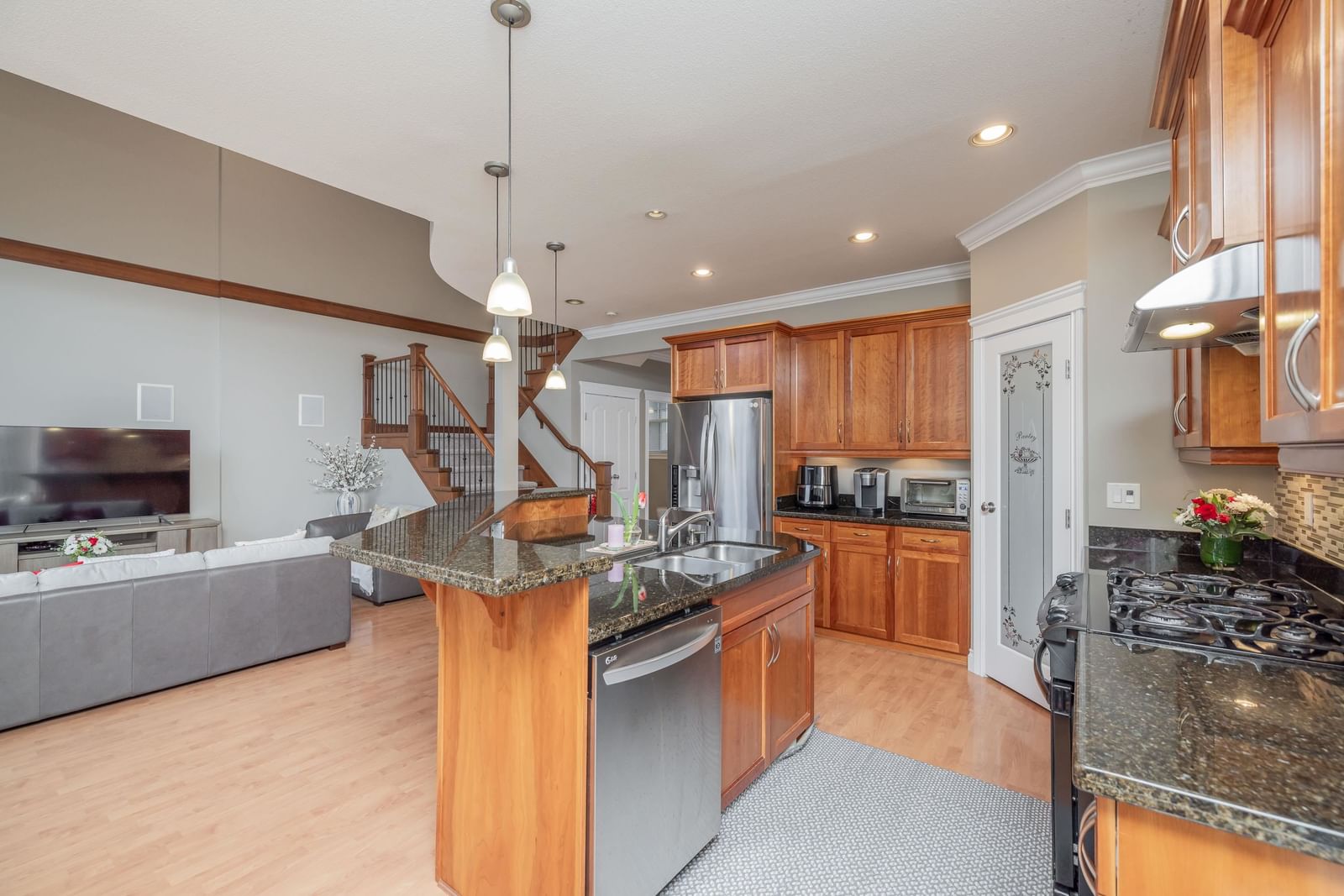 Listing Image 19