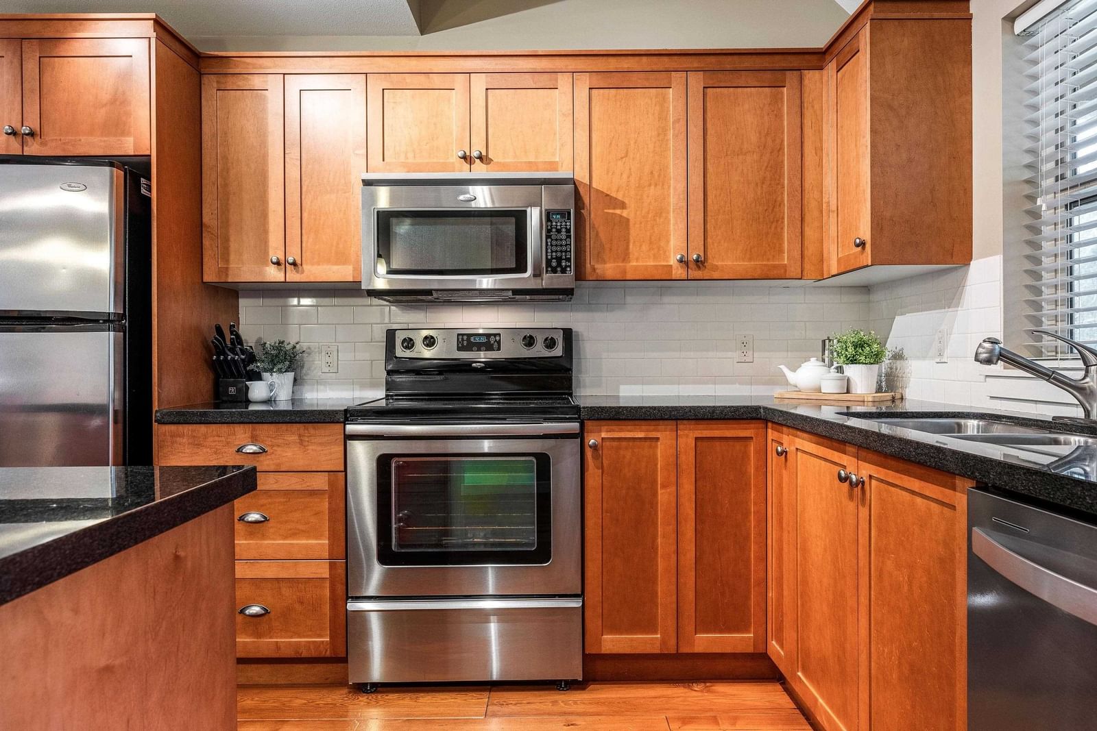 Listing Image 15
