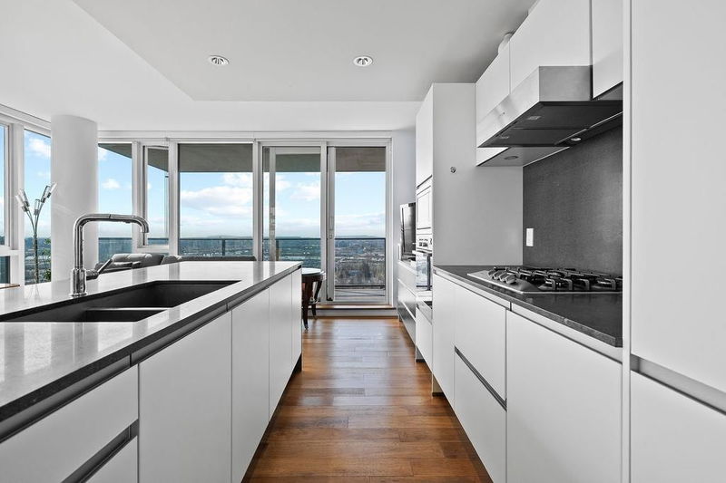 8555 Granville Street #1708, Vancouver, British Columbia
