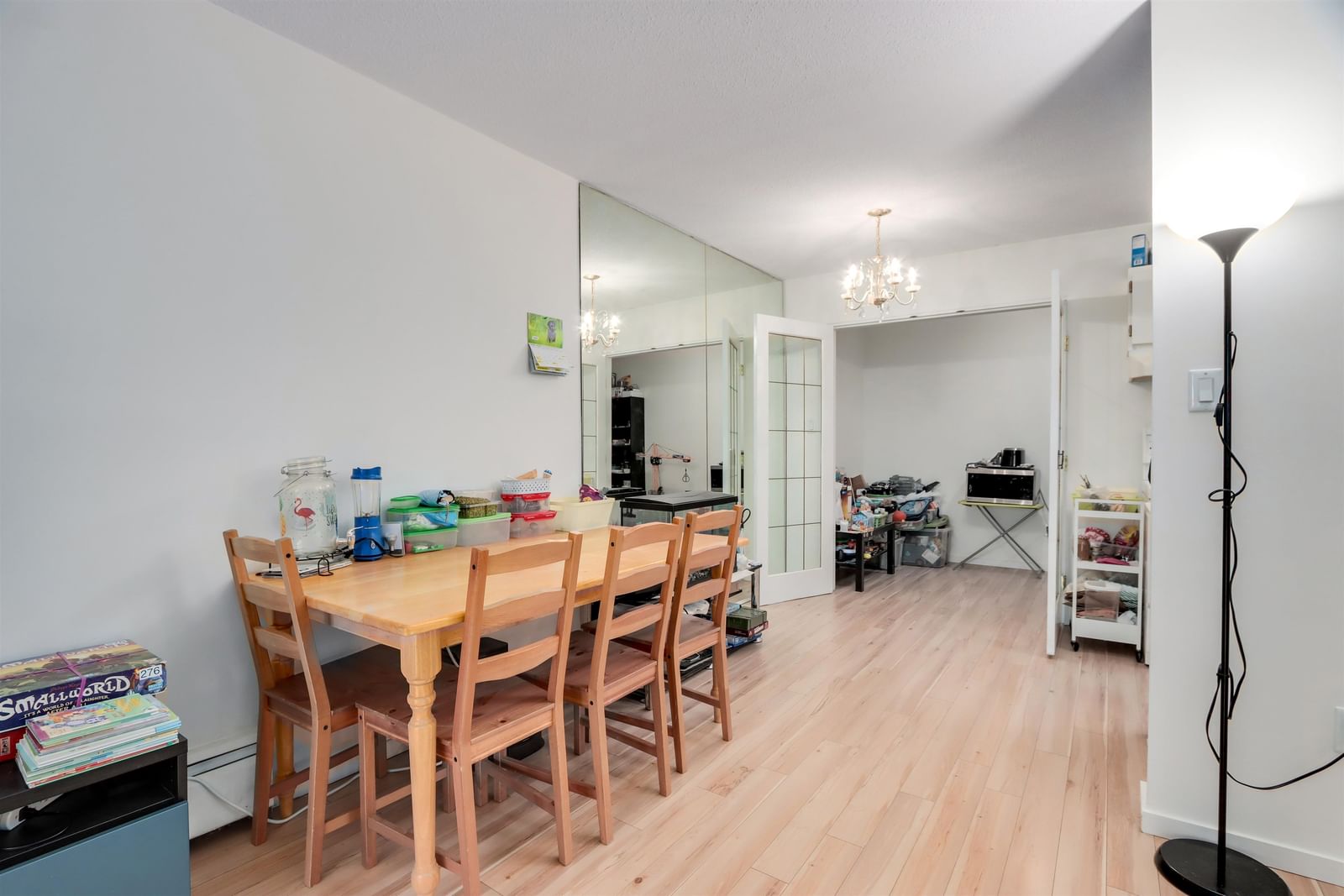 Listing Image 6